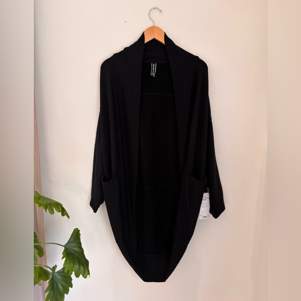 Athleta Women’s Black Cocoon Wrap Size S/M - NEW